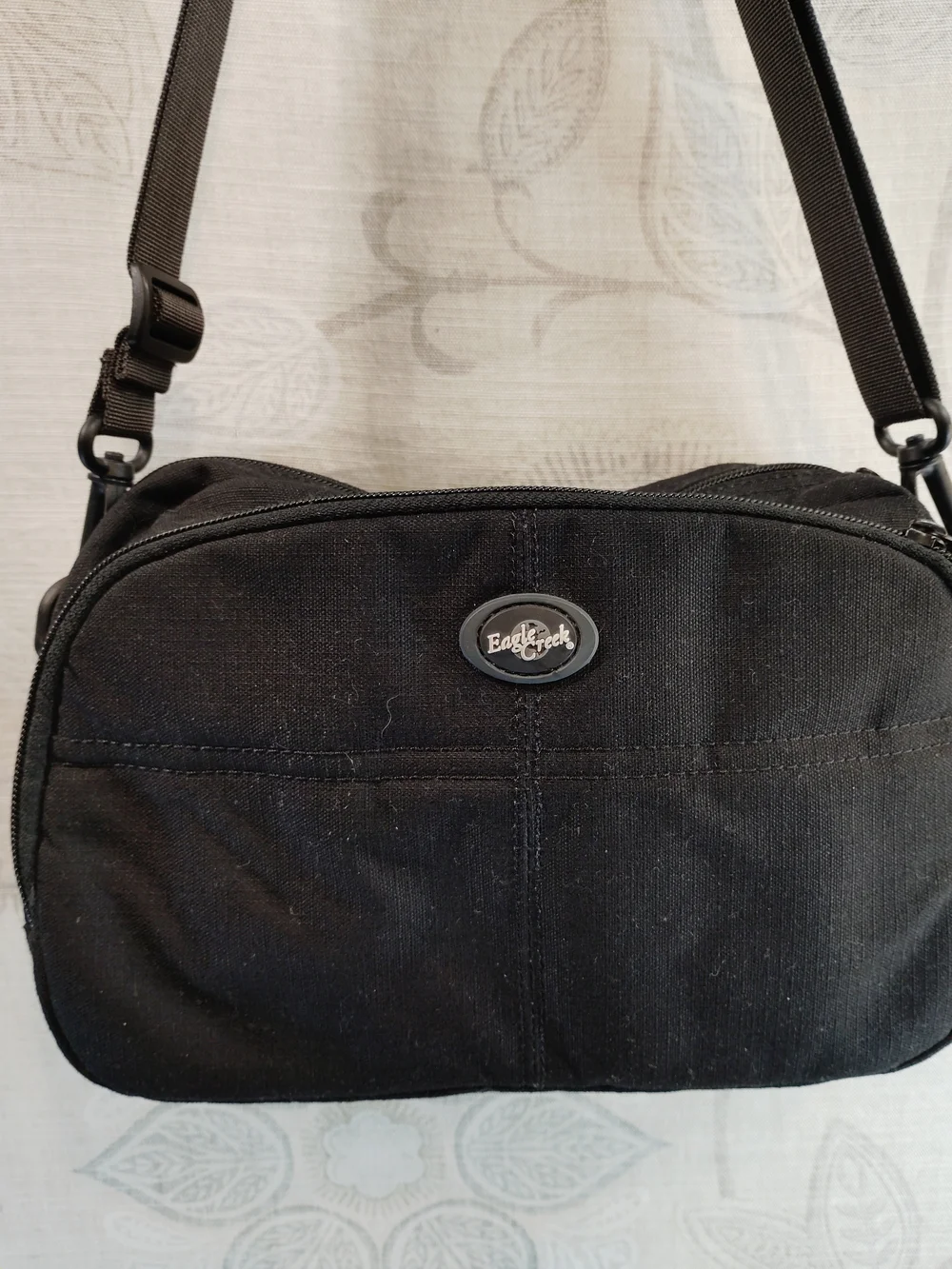 Eagle Creek Black Compact Messenger/Crossbody Bag